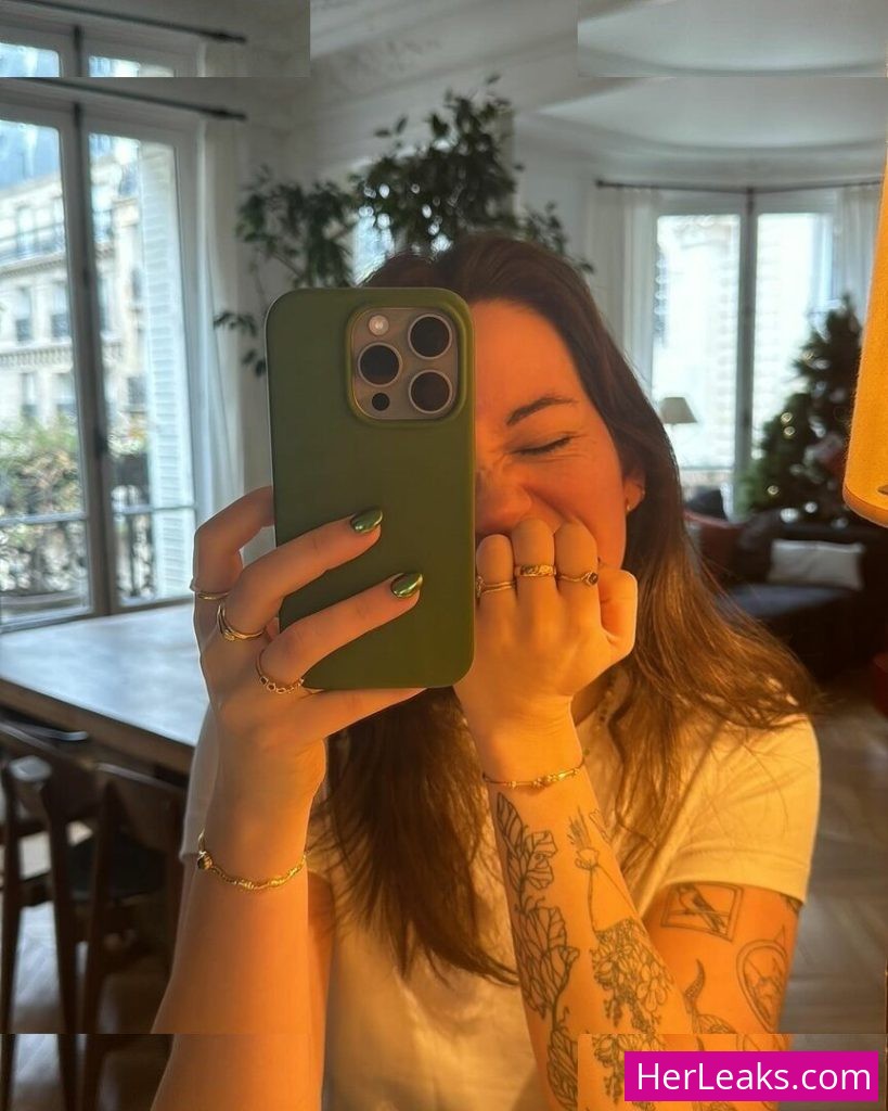 Lauren Williams - Image 102