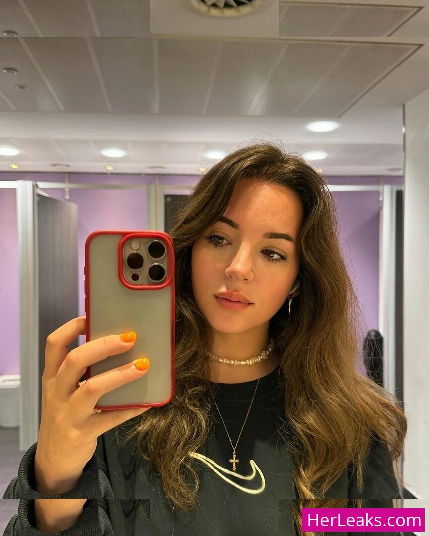 Lauren Williams - Image 41