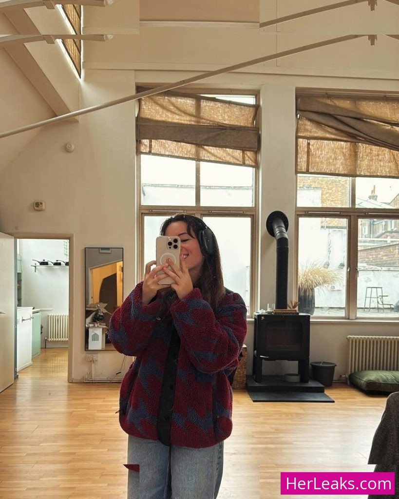 Lauren Williams - Image 33