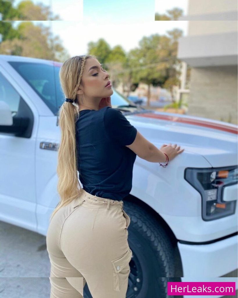 Maria Julissa - Image 183