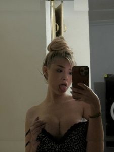 Maria Julissa - Image 302