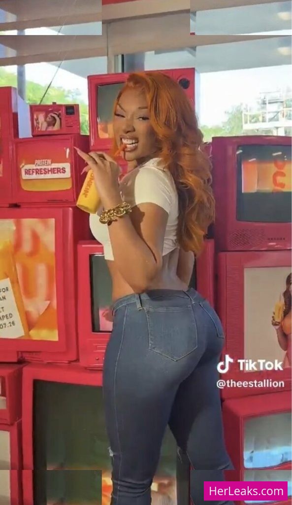 Megan Thee Stallion - Image 40