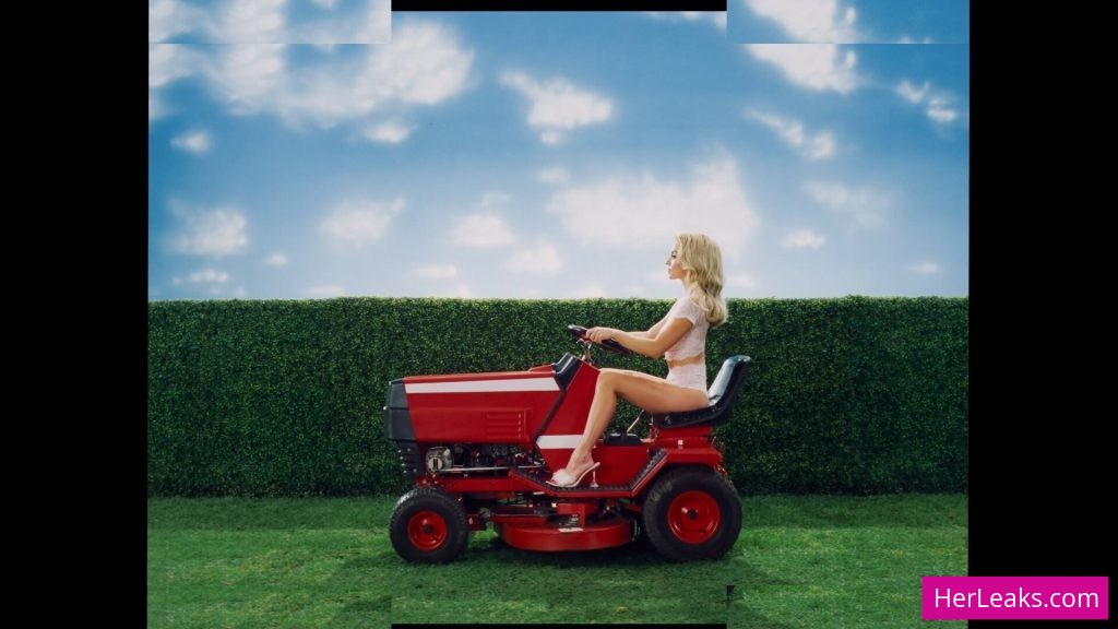 Sydney Sweeney - Image 365