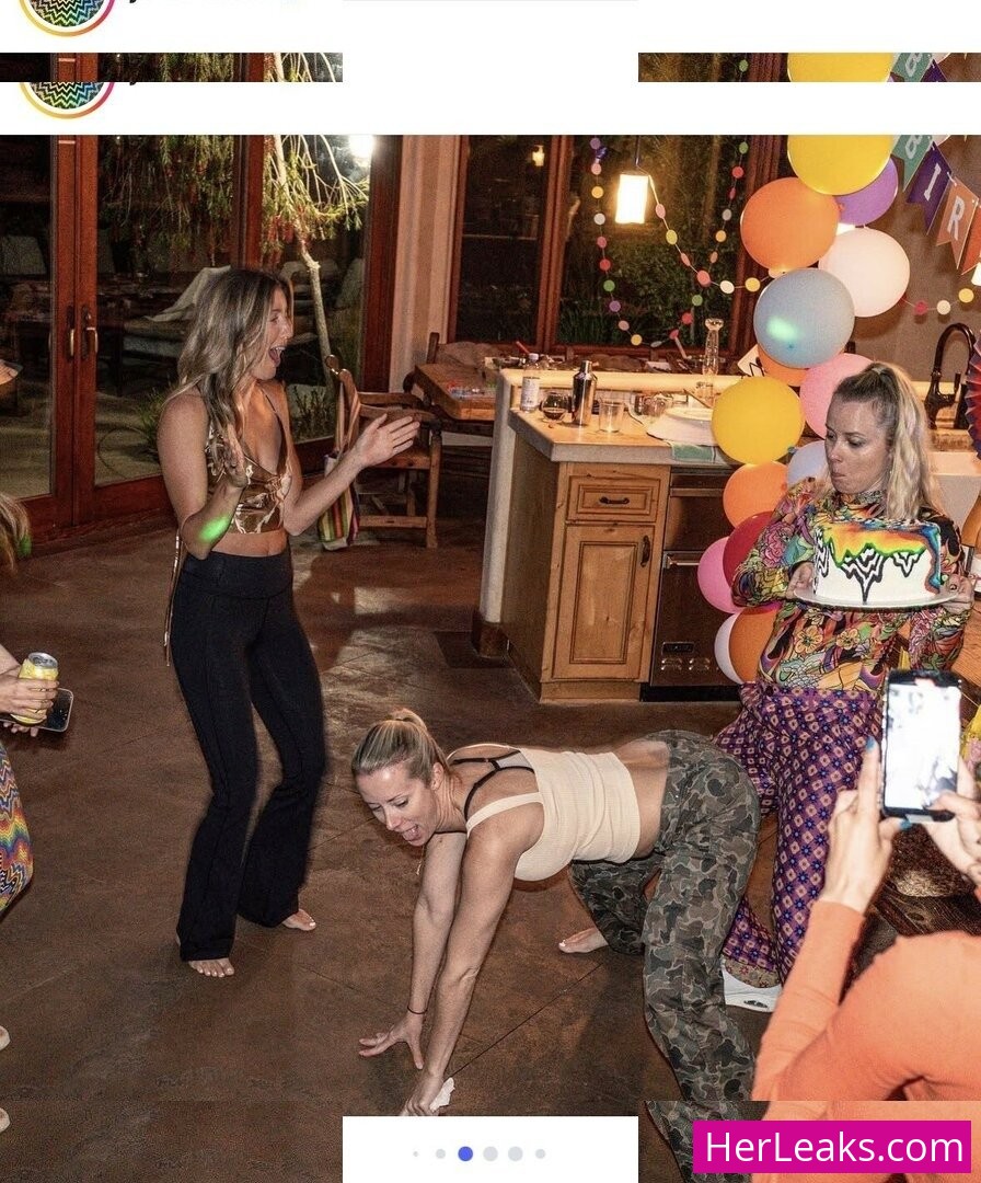 Vicky Stark - Image 203