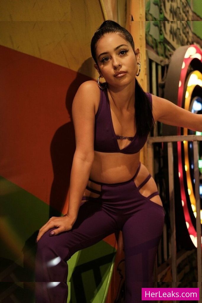 Violet Myers - Image 56