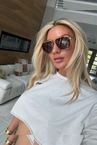 Alexa Collins - Image 9