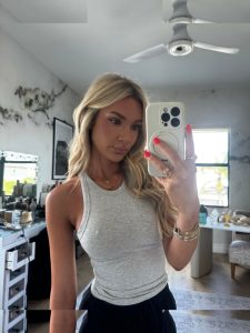 Alexa Collins - Image 6