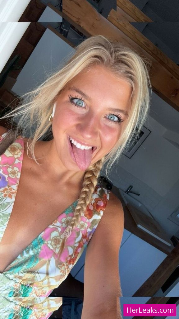 Aniela Leon - Image 311