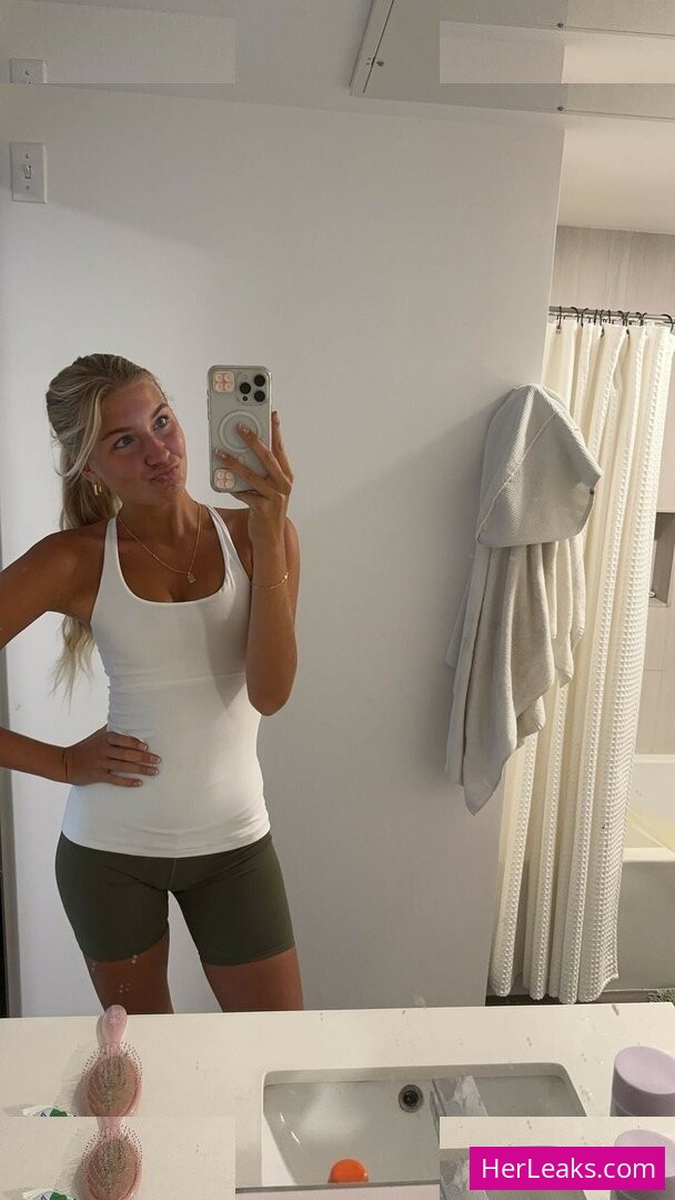 Aniela Leon - Image 273