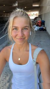 Aniela Leon - Image 741