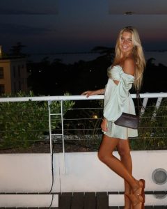 Aniela Leon - Image 732