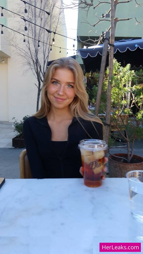 Aniela Leon - Image 171