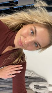 Aniela Leon - Image 666