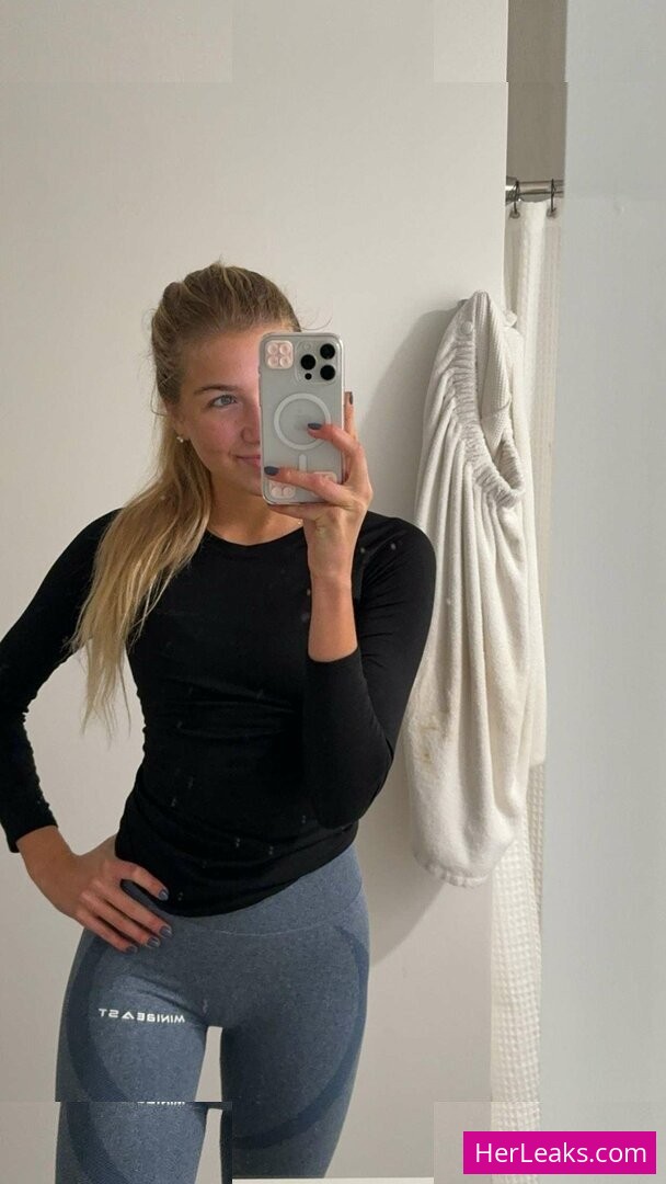 Aniela Leon - Image 115