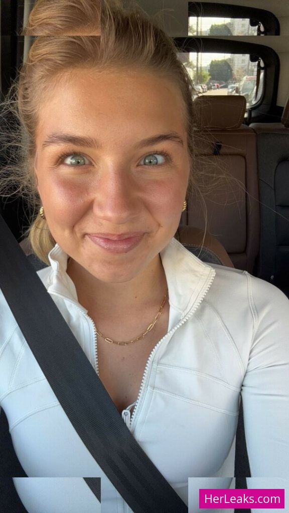 Aniela Leon - Image 103