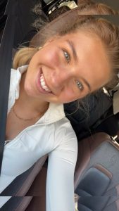 Aniela Leon - Image 658