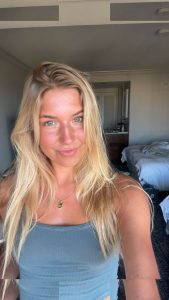 Aniela Leon - Image 605