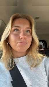 Aniela Leon - Image 577