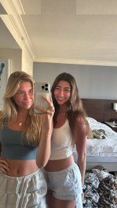 Aniela Leon - Image 563