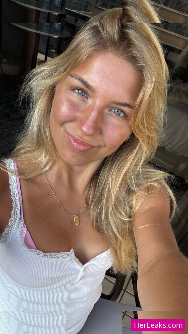 Aniela Leon - Image 365