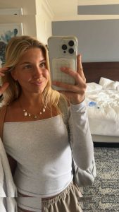 Aniela Leon - Image 545