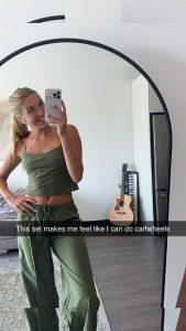 Aniela Leon - Image 529