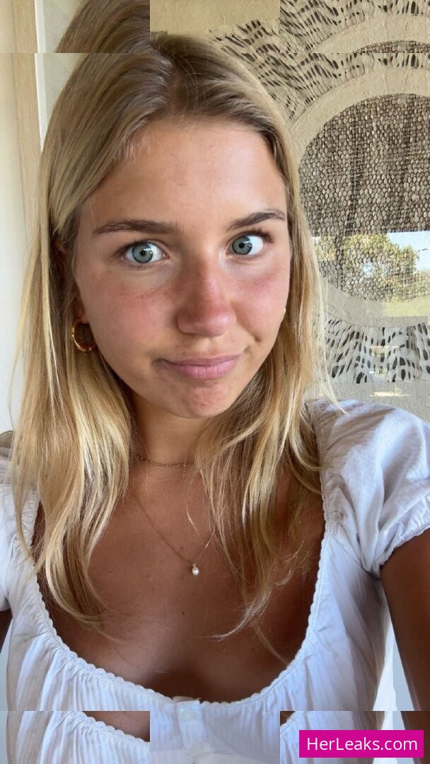 Aniela Leon - Image 327