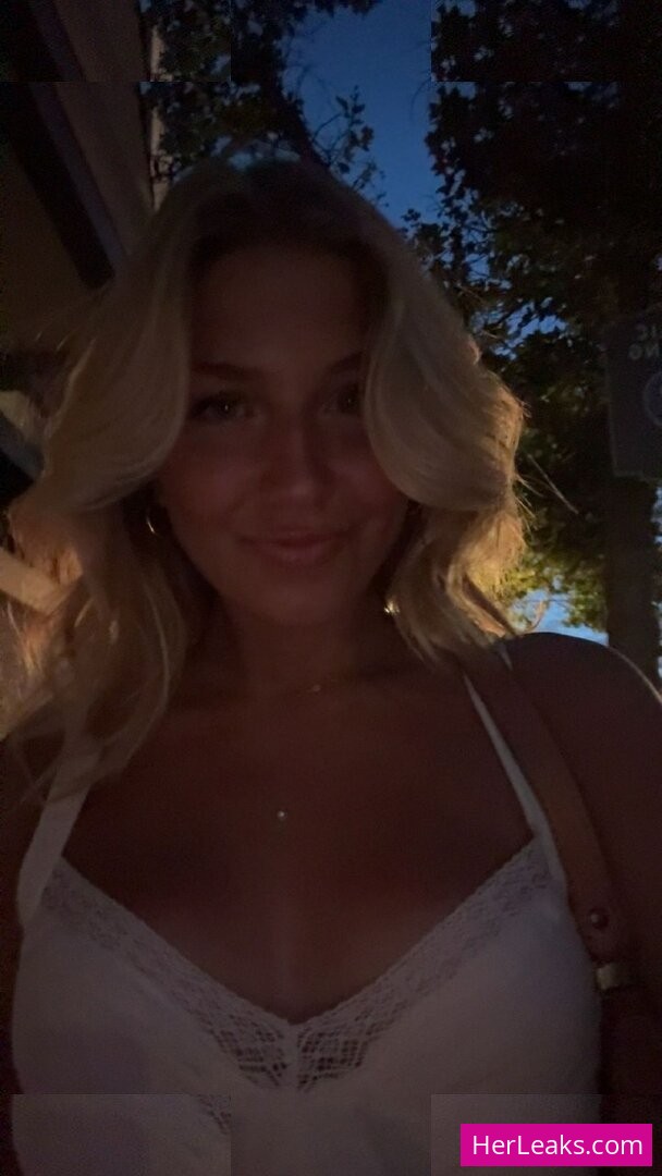 Aniela Leon - Image 325