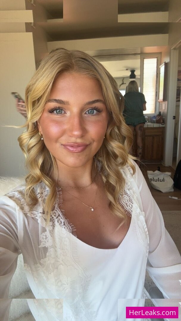 Aniela Leon - Image 322