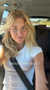 Aniela Leon - Image 509