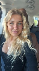 Aniela Leon - Image 503