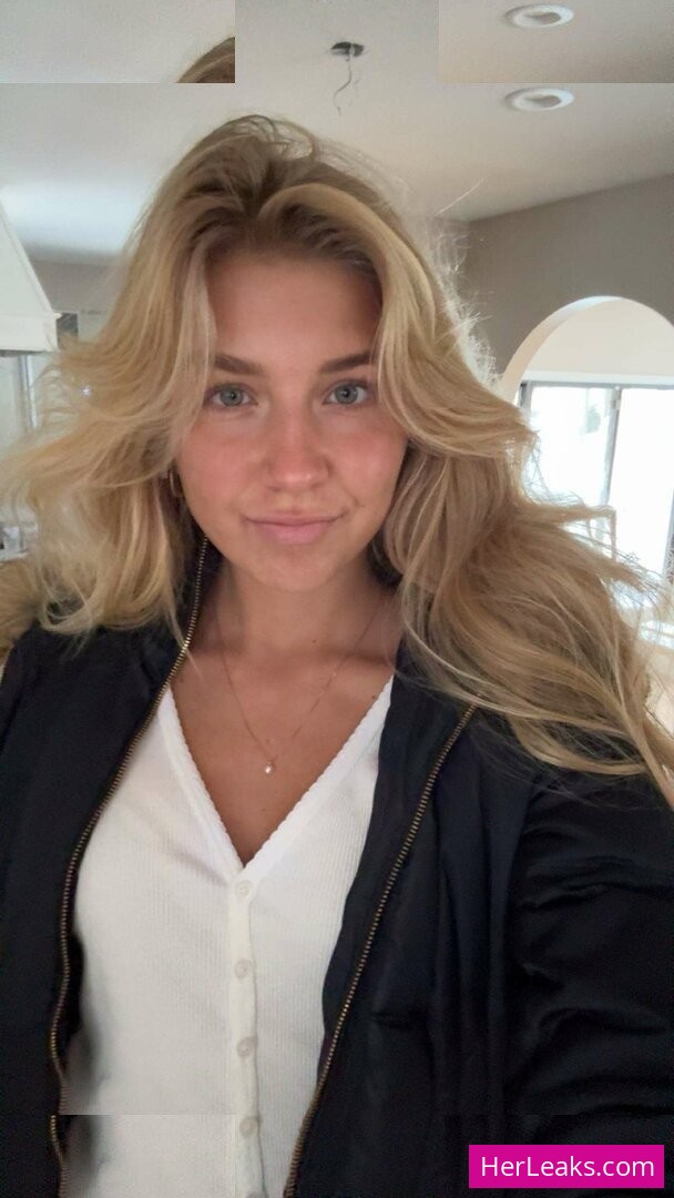 Aniela Leon - Image 248