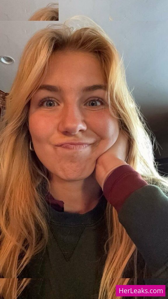 Aniela Leon - Image 238