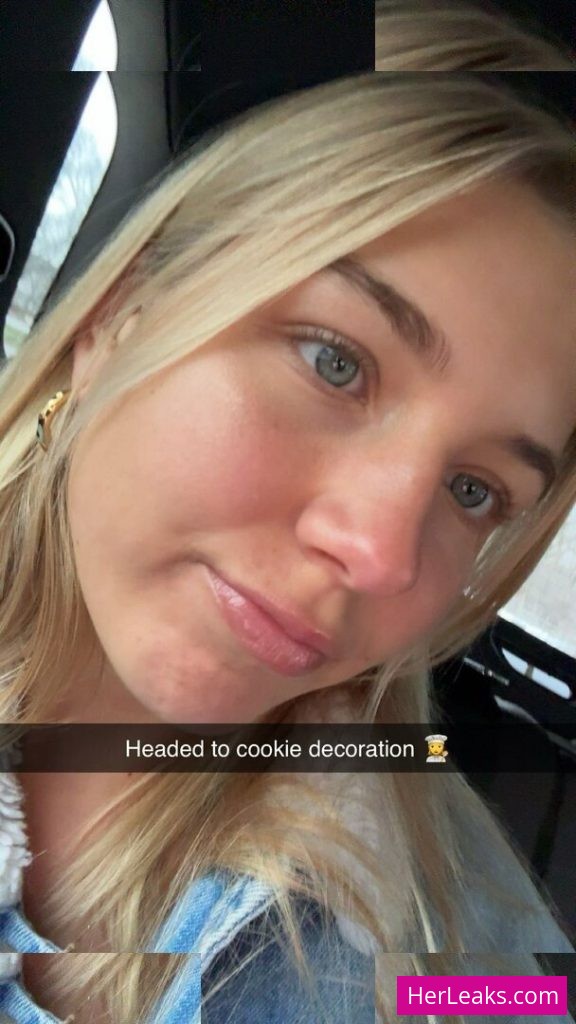 Aniela Leon - Image 220