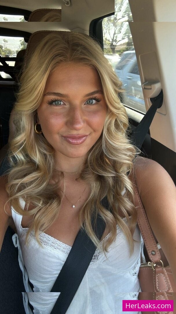 Aniela Leon - Image 202