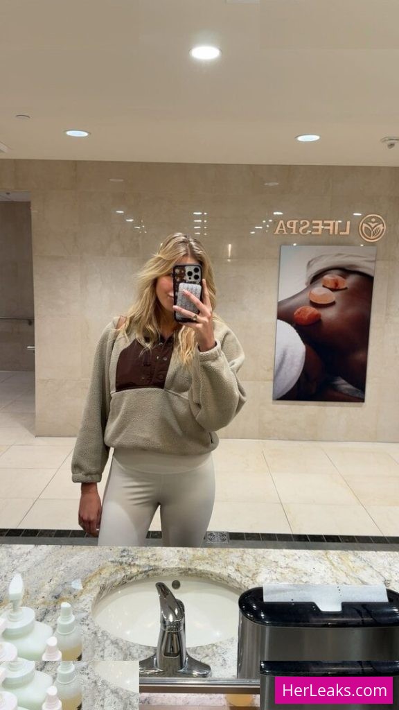 Aniela Leon - Image 196