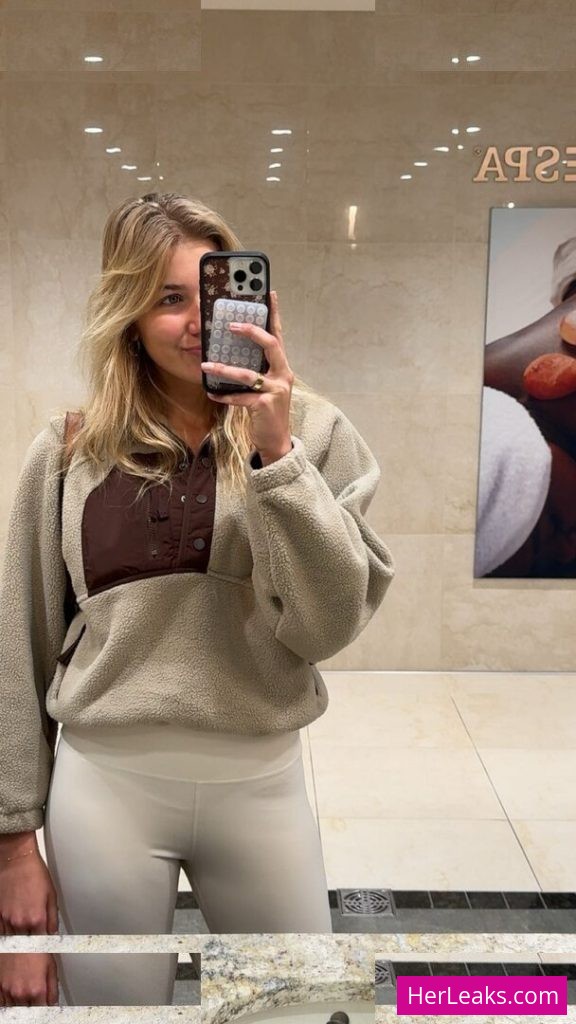 Aniela Leon - Image 194