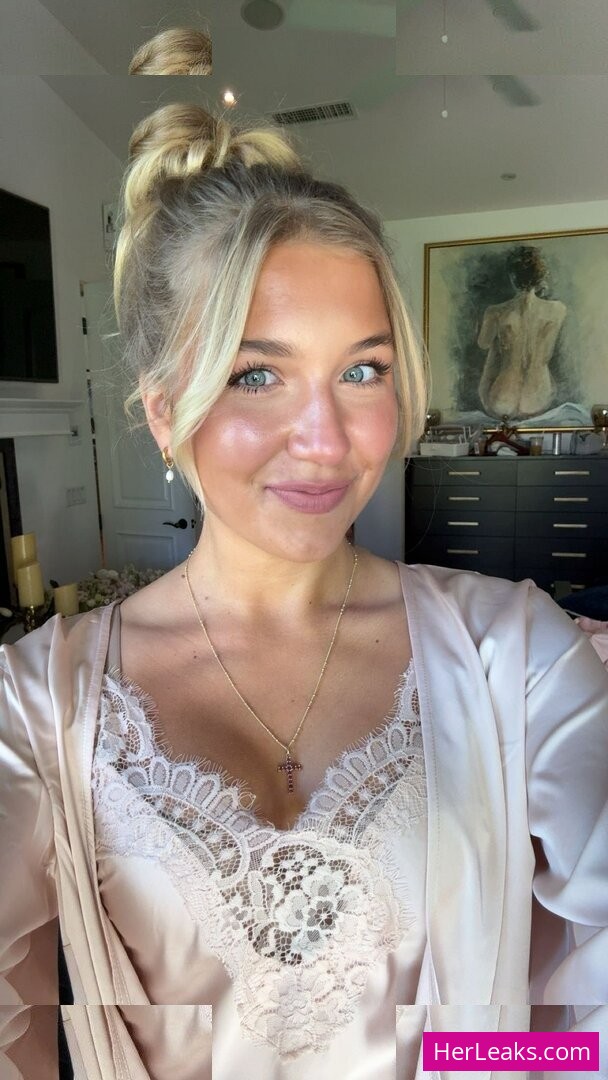 Aniela Leon - Image 176