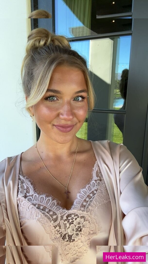 Aniela Leon - Image 172