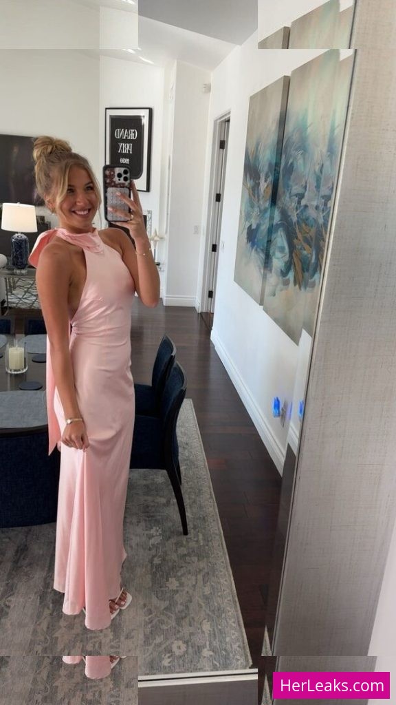 Aniela Leon - Image 144