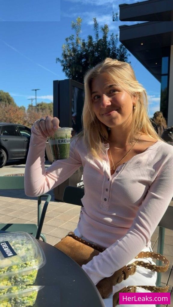 Aniela Leon - Image 112