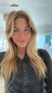 Aniela Leon - Image 400