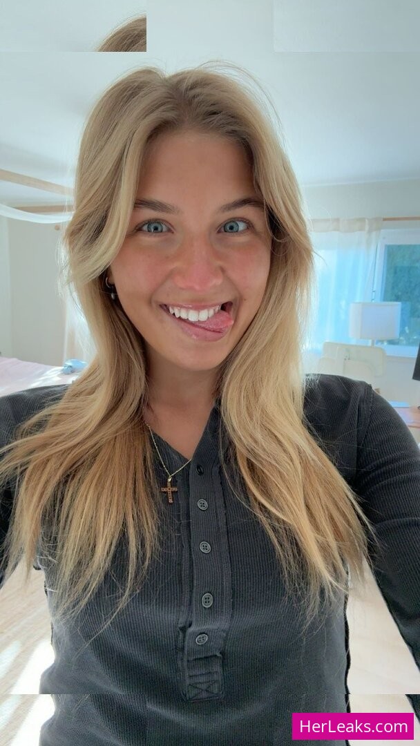 Aniela Leon - Image 92