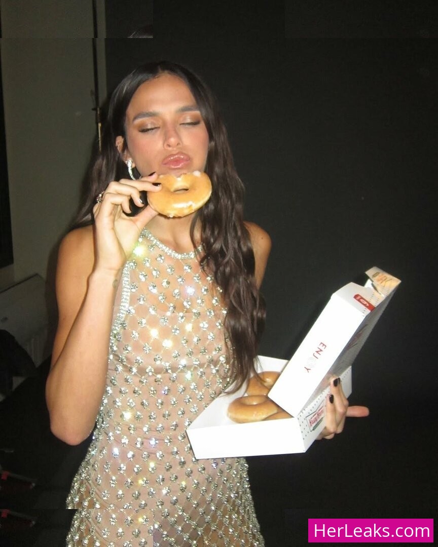 Bruna Marquezine - Image 357