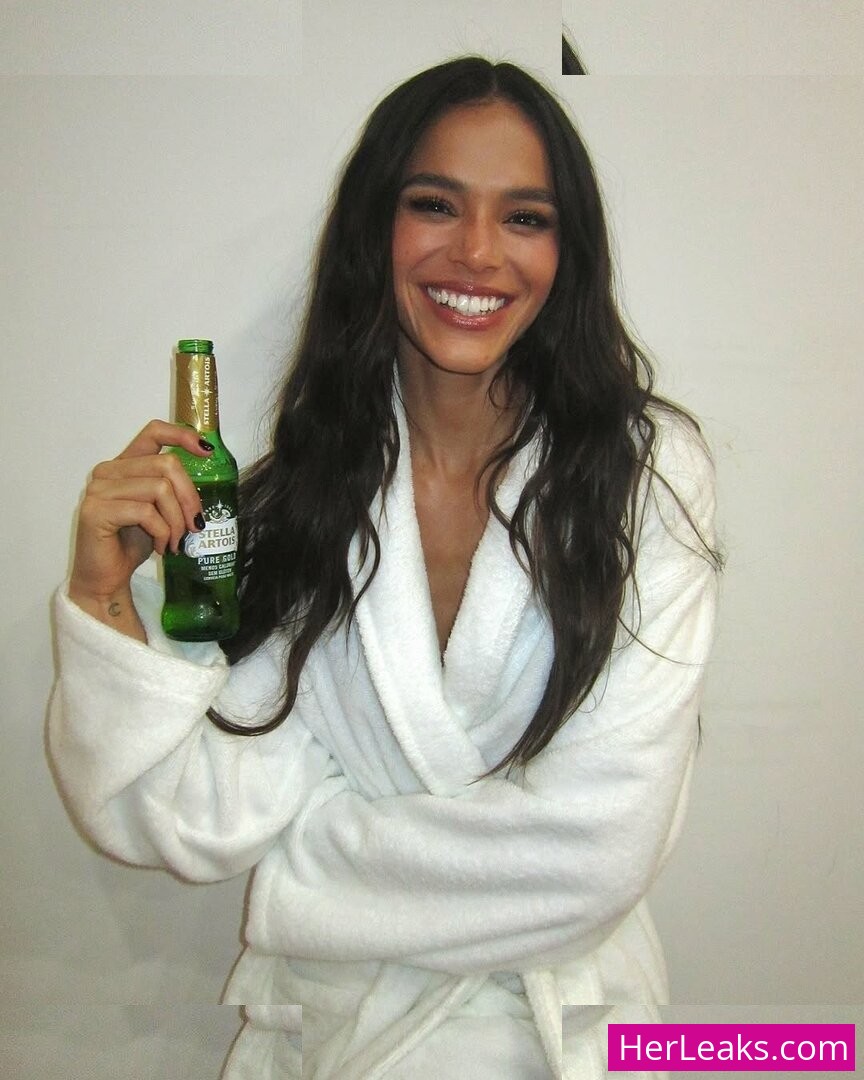 Bruna Marquezine - Image 356
