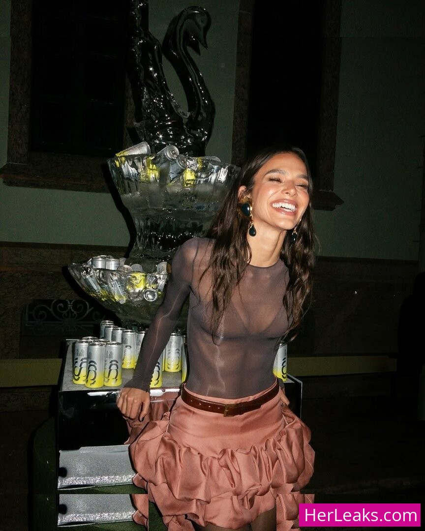 Bruna Marquezine - Image 354