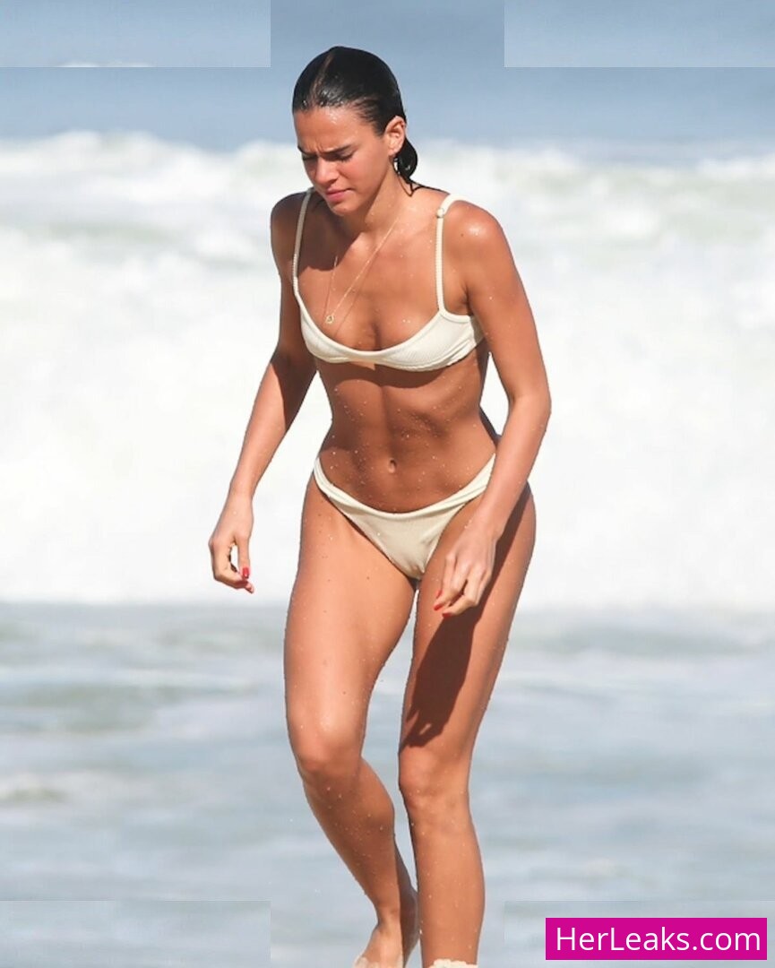 Bruna Marquezine - Image 349