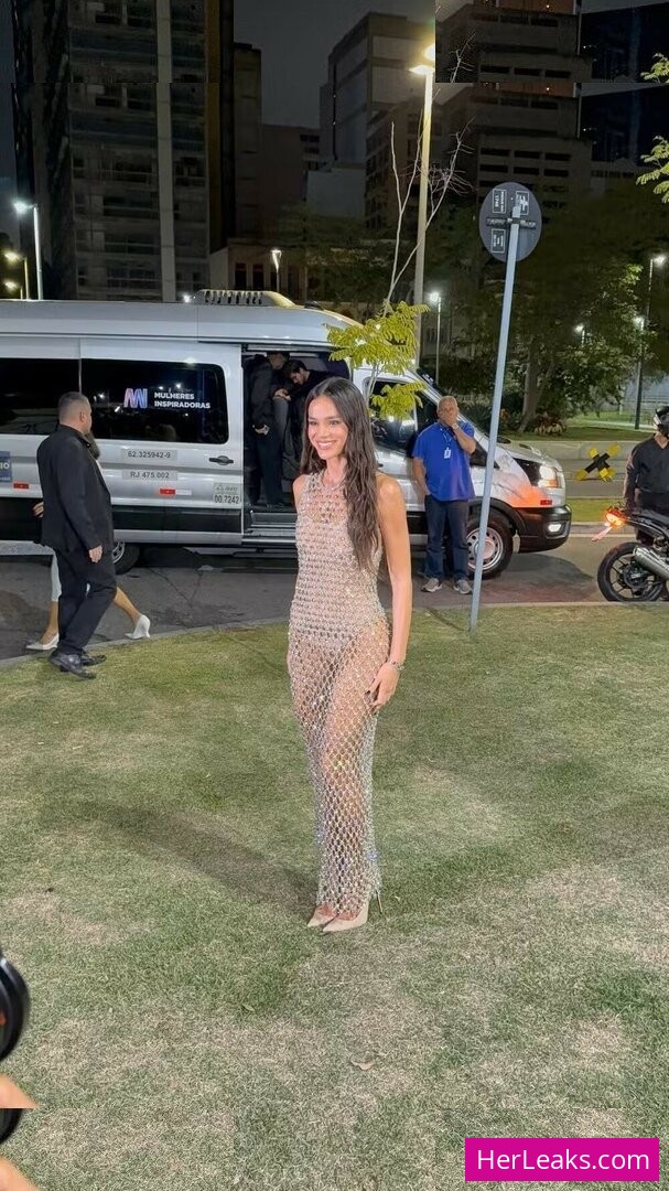 Bruna Marquezine - Image 329