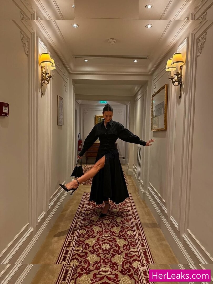 Bruna Marquezine - Image 292