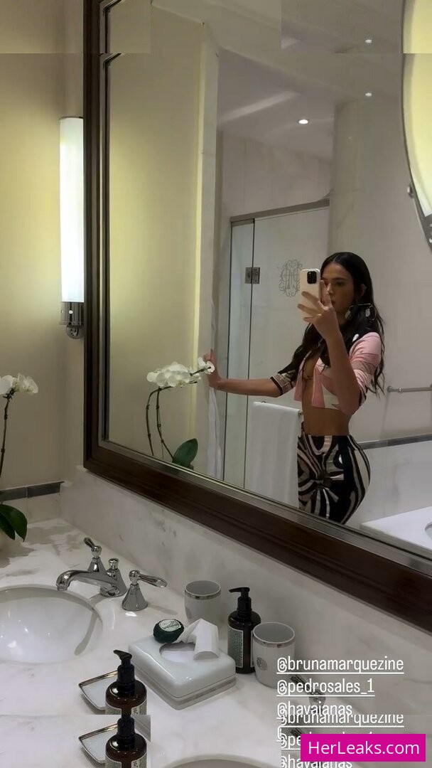 Bruna Marquezine - Image 271